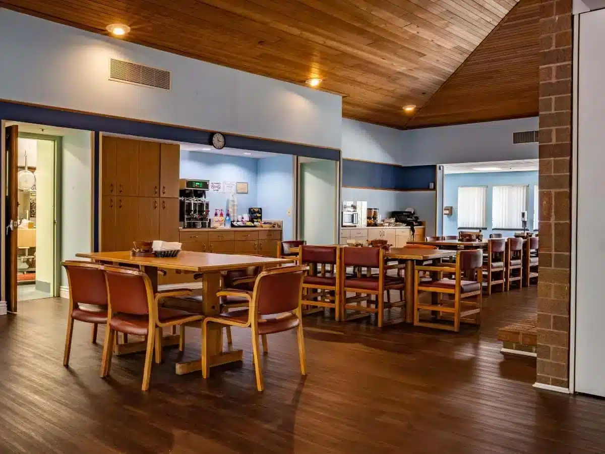 Avatar_Help_PPC-Pages_Mental Wellness_seating_area_with_Table_and_chair